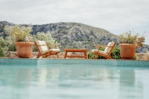 Staffed, unique and luxurious coastal villa in beautiful Anidri, Paleochora