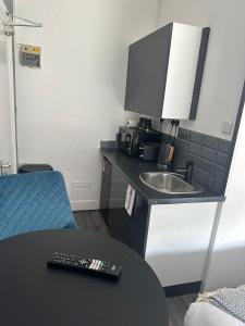 Cosy and Modern Studio - 10 min to Underground Station