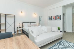 Romantic Studio - Fully Equipped, City Views