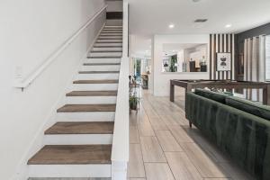 Contemporary 6 Bdrm Home with Private Spa in Encore