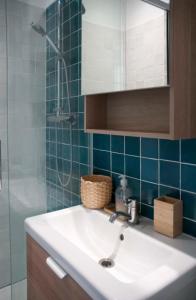 Appartements Nice apt With Open View In Clichy : photos des chambres