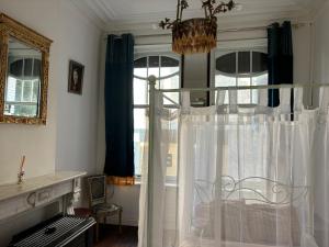 Historic flat on sea in Oostende