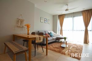 Lumi Tropicana By The Luxe