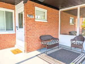 Cozy Home in DC Free Parking & Walk to Metro