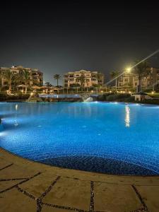 شاليه بحديقة قريه اركو لاجون العلمين الساحل الشمالي