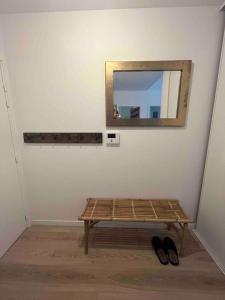 30 min from Le Louvre M5, Large garden Apartment