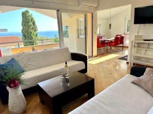 Apartmani Binka - 3hvězdičkové hotely ve městě Petrcane