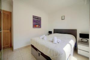 Lumineux 3 chambres TERRASSE PISCINE PARKING A3B134