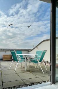 Chic Duplex w Rooftop Retreat