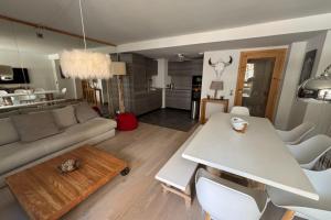 Renovated apartment for 5 - with balcony