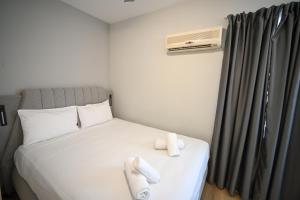 Central Urban Suite by Zeussuites