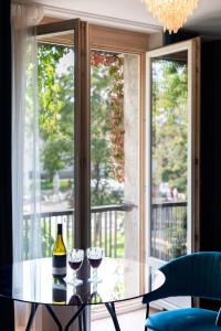 French Park View Apartment