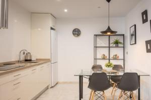 Arrayan Central Suite by Valcambre