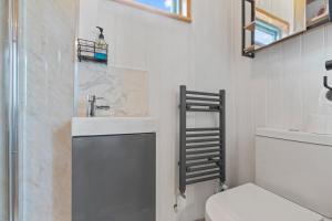 Hot Tub Luxury Glamping - Private Stargazing Patio