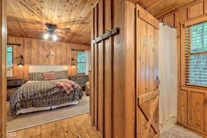 Comfy Cabin near Lake Rabun