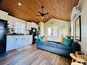 Charming Tiny Home Getaway with Pool and Hot Tub