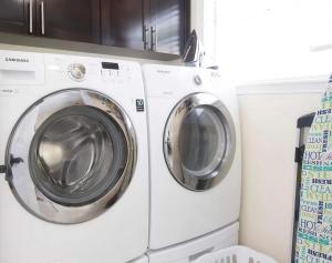 Modern 2BR 1BA Oasis Heated Pool N Downtown