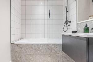 Spacious 2-Bedroom Apartment, Guests 6, Fast Wi-Fi, Near Digbeth Attractions