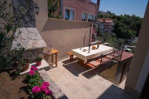 Apartments IVA near the sea