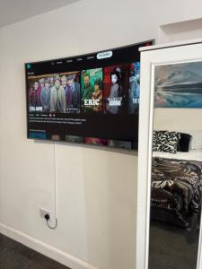 2 Bedroom Apartment Large room with WiFi and Smart TV