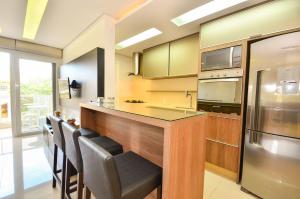 Jurerê para 6 hóspedes a 2 quadras da praia N1705