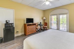 Direct 10K Islands Access Dockside Naples Studio