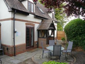 Measure Cottage - Sleeps 4 - Private Hot tub and garden