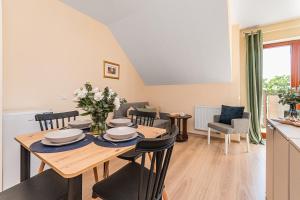 Sztutowo Lazurowy Dwór - Apartamenty oraz Pokoje z Basenem i Parkingiem