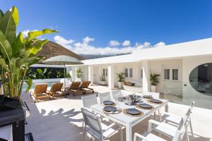 Villa Áurea lujo piscina climatizada vistas al mar