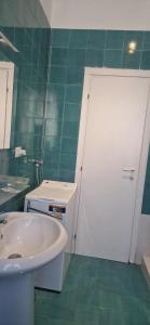 ROSSO MAGENTA - Luminoso loft in centro e a due passi dalla stazione