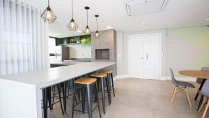 Campos Sales by Xtay - Estúdios Completos e em região comercial do Juvevê