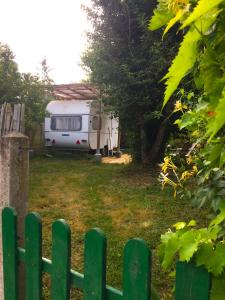 Tentes de luxe Glamping du loup garou : photos des chambres