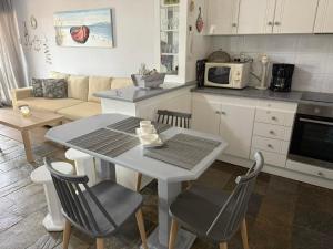 FRONT SEA House DIKELLA