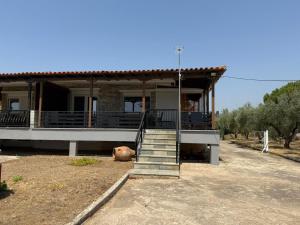 FRONT SEA House DIKELLA