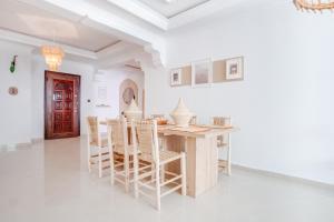 Stylish & Cosy City Apartment - Calm Location - Fast WiFi