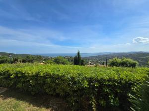 Studio 4pers - clim - piscine - vue mer