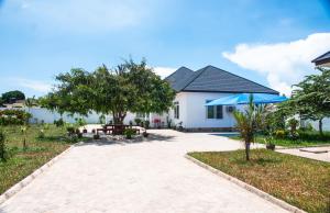 Cozy Up in Cozy home