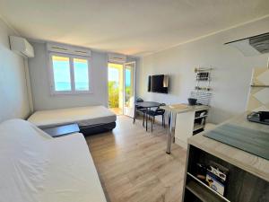 Studio 4pers - clim - piscine - vue mer