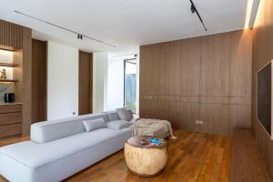 Villa Cube - Stylish 3BR Villa with Jungle View and Pool