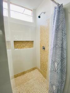 Edificio 6-413 APT 202