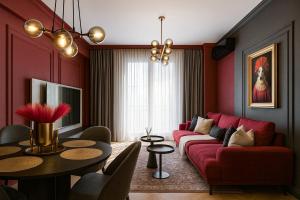 Qult - Crimson Whispers