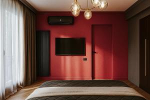 Qult - Crimson Whispers