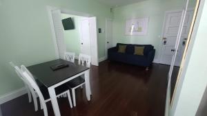 Two Duval Street Suites w pool