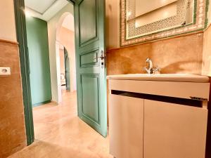 Villa Luxueuse avec Piscine & Vue sur le Golf