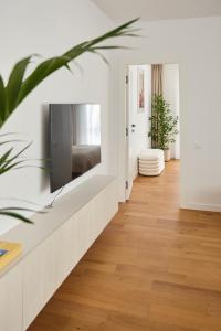 White I One Bedroom Apartment I One Cotroceni Park