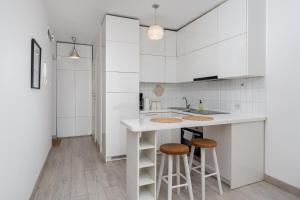 Park Krakowski Comfy Studio by BookingHost