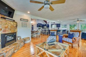 Dock & 2-Story Boat Slip: Badin Lake Cabin