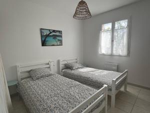 Villas Villa Mireille avec jardin et piscine a Lambesc : photos des chambres