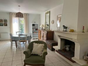 Villas Villa Mireille avec jardin et piscine a Lambesc : photos des chambres
