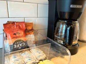 Modern 1BR Gem in Chicago - Kenwood 501